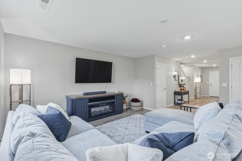 1897 Melody Way Longview WA 98632