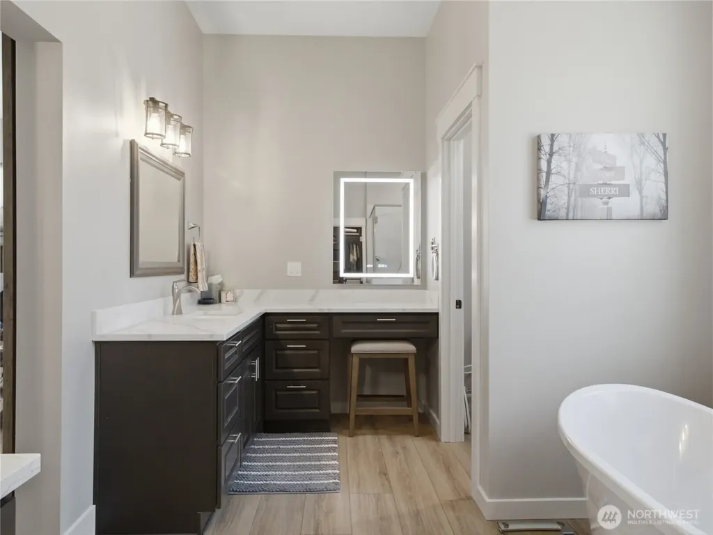 39426 Mountain Park Drive E Roy WA 98580