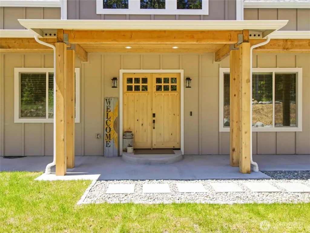 39426 Mountain Park Drive E Roy WA 98580