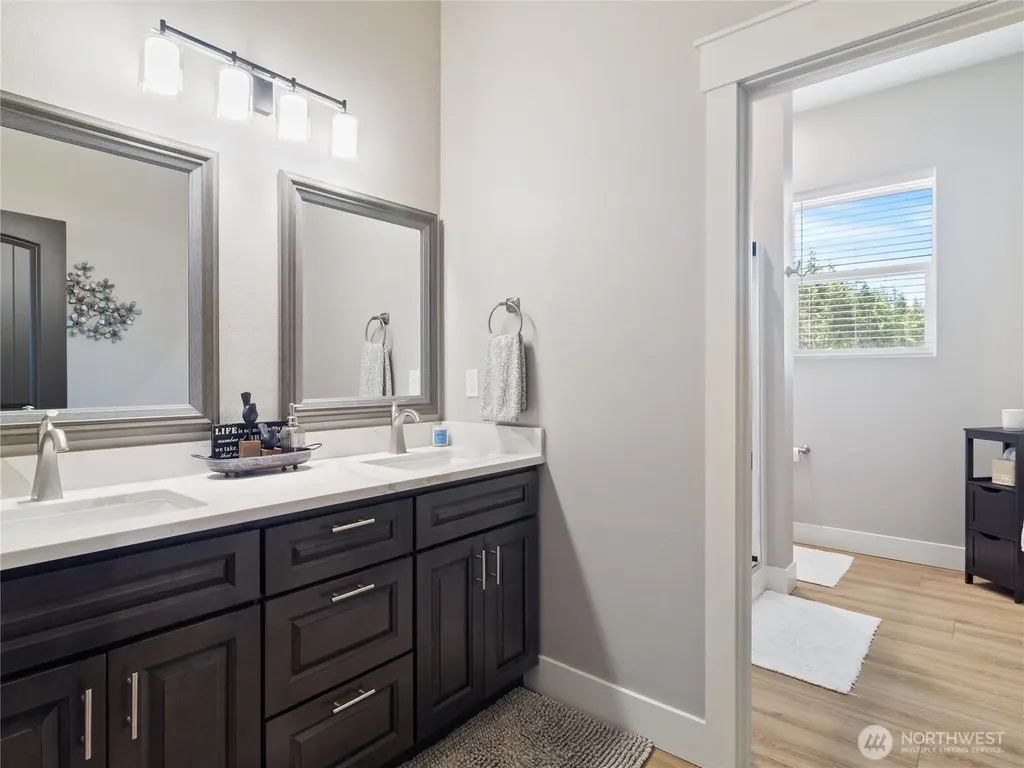 39456 Mountain Park Drive E Roy WA 98580