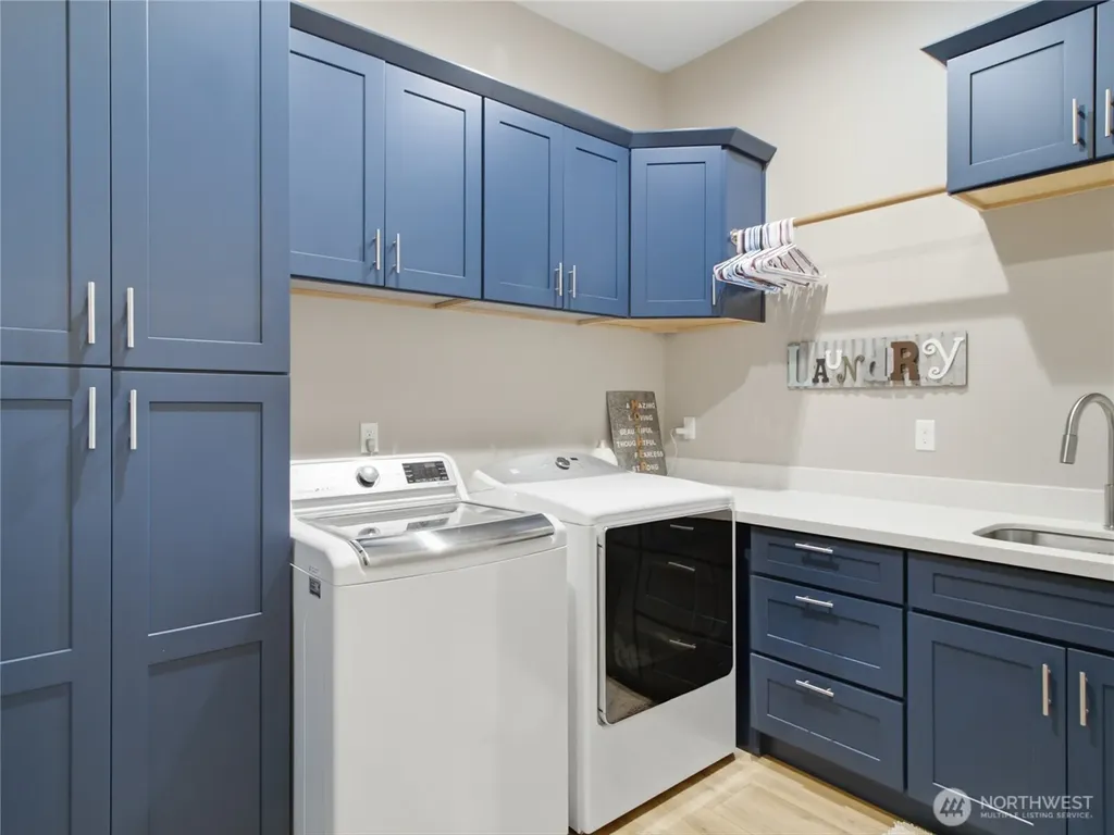 39426 Mountain Park Drive E Roy WA 98580