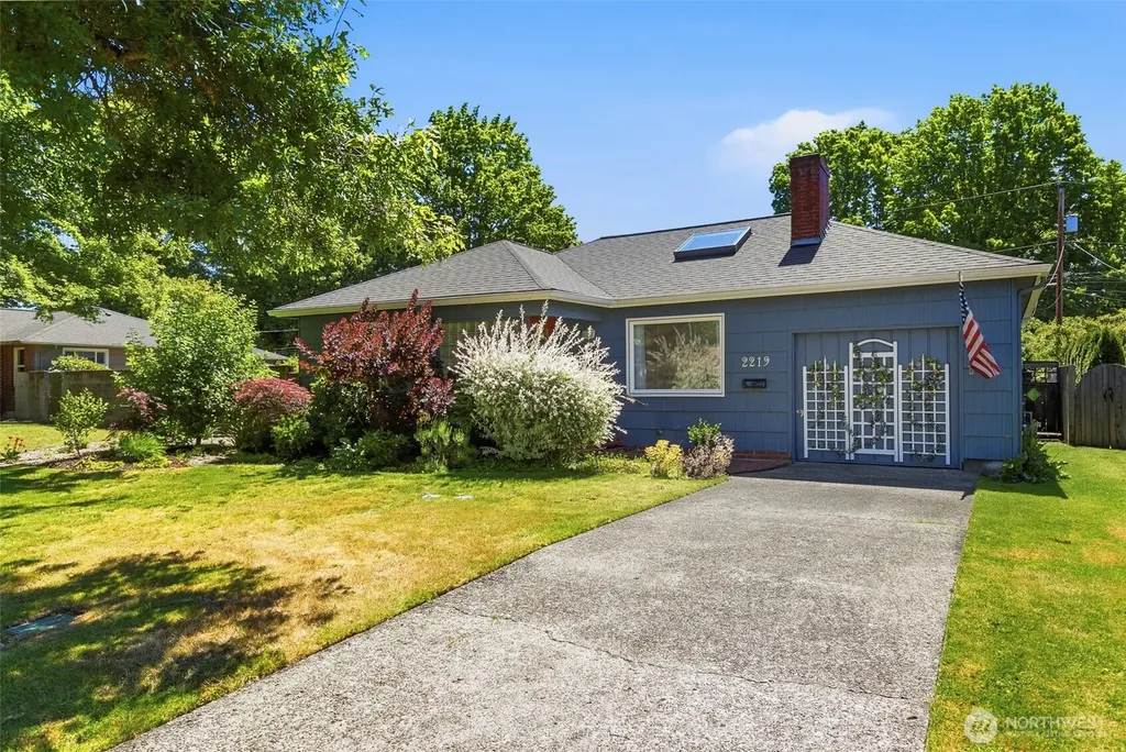 2219 Washington Way Longview WA 98632