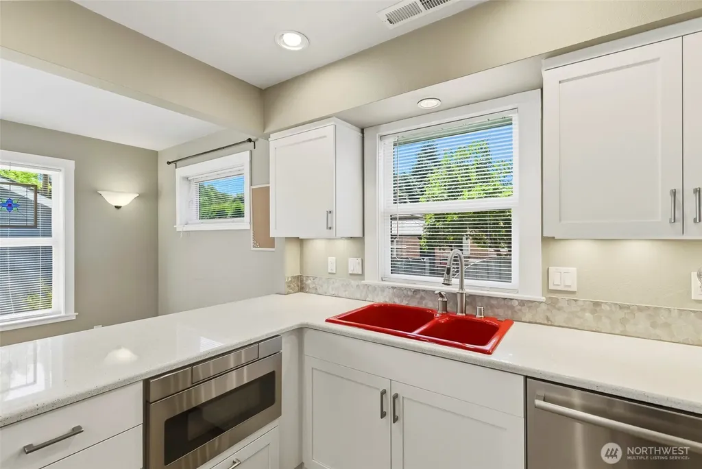 2219 Washington Way Longview WA 98632
