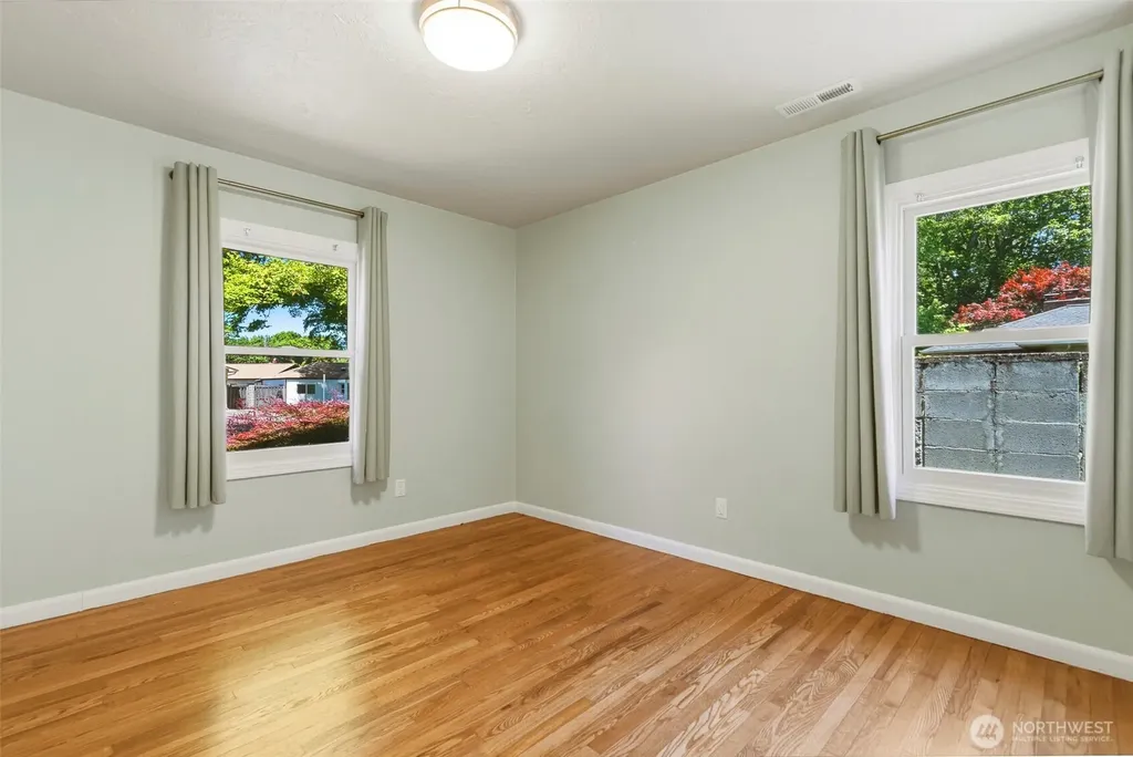 2219 Washington Way Longview WA 98632