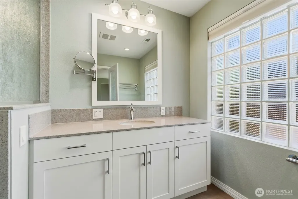 2219 Washington Way Longview WA 98632