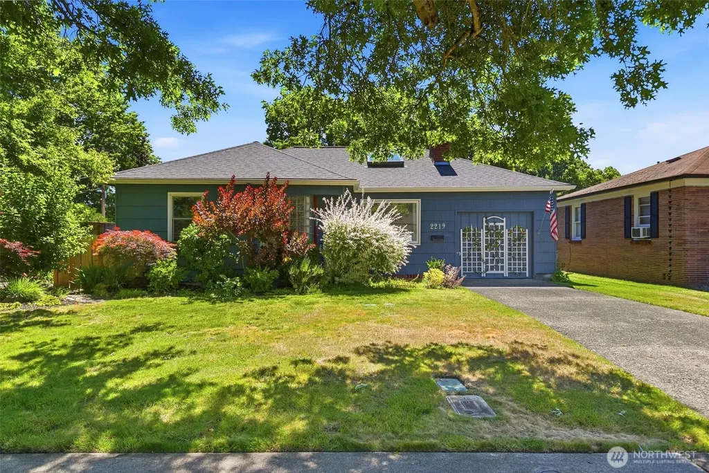 2219 Washington Way Longview WA 98632