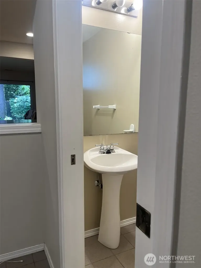 5718 S Grove Drive Mukilteo WA 98275