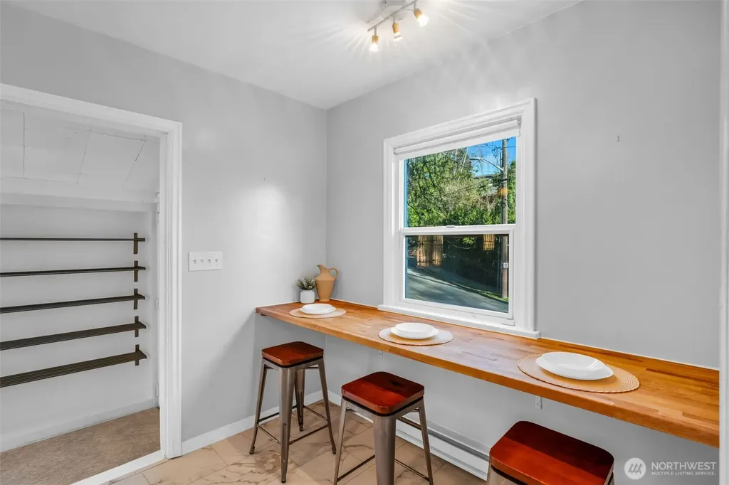 2301 Delmar Drive E Seattle WA 98102