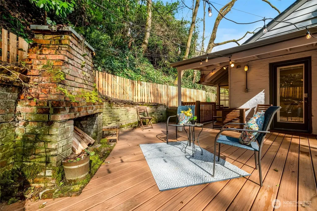 2301 Delmar Drive E Seattle WA 98102