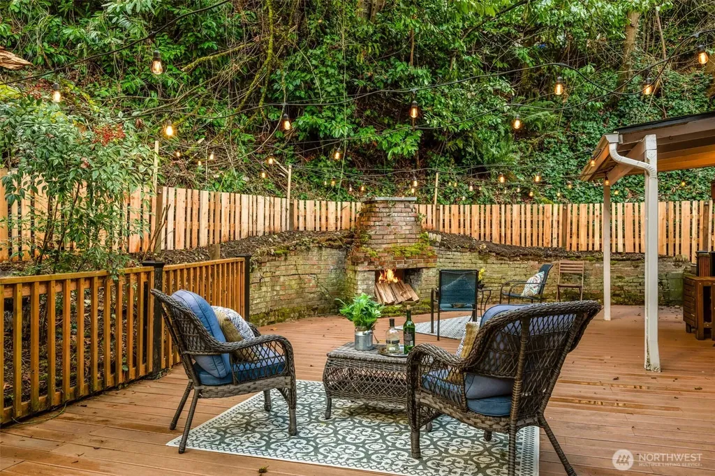 2301 Delmar Drive E Seattle WA 98102