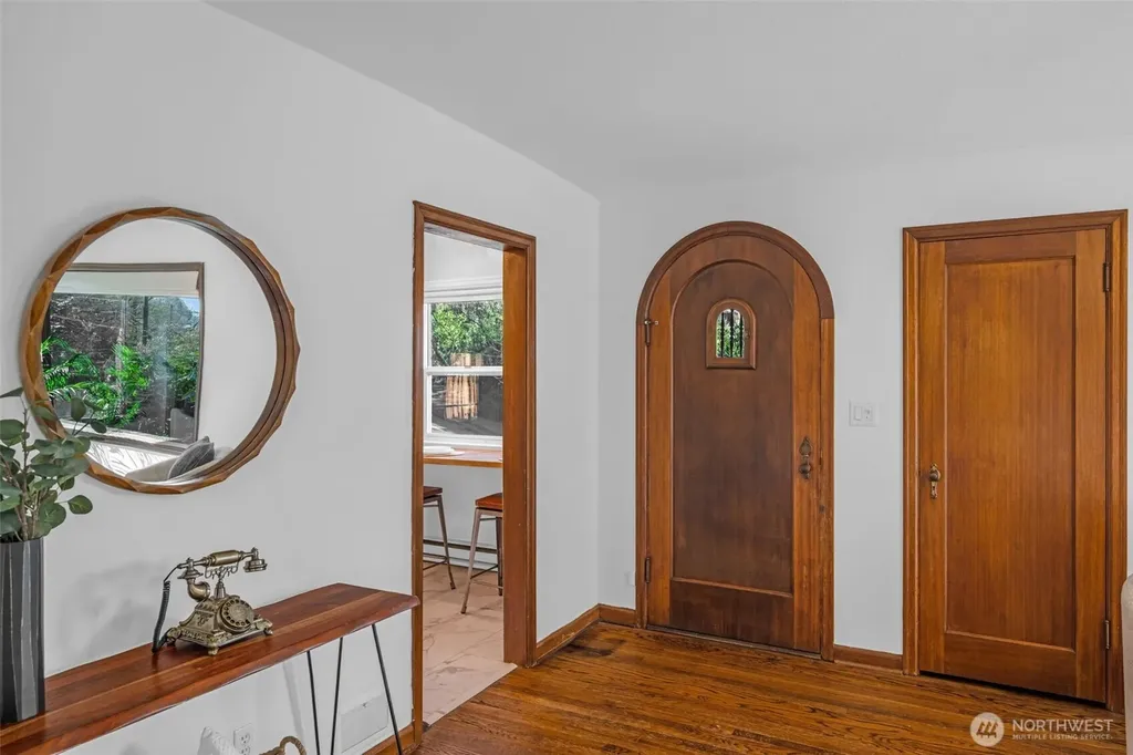 2301 Delmar Drive E Seattle WA 98102