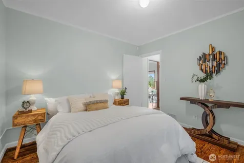 2301 Delmar Drive E Seattle WA 98102
