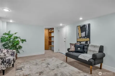 2301 Delmar Drive E Seattle WA 98102
