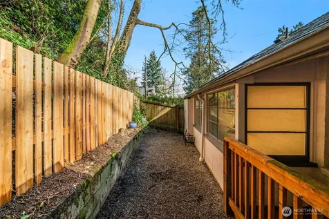 2301 Delmar Drive E Seattle WA 98102