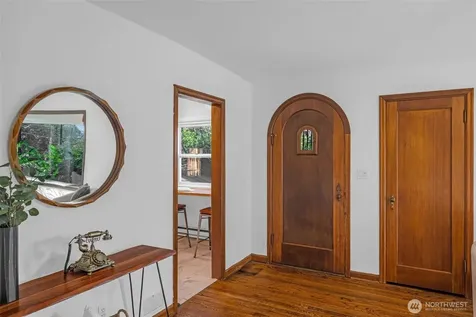 2301 Delmar Drive E Seattle WA 98102