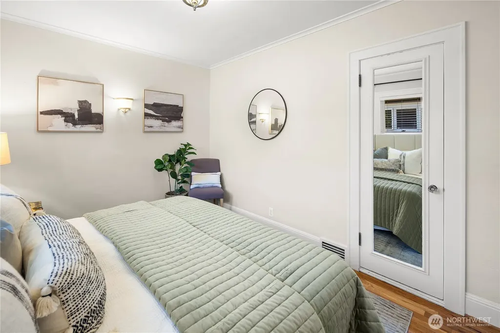 7506 23rd Avenue NW Seattle WA 98117