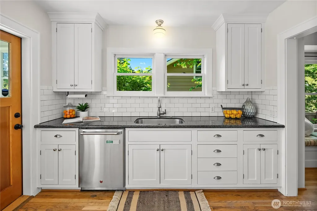 7506 23rd Avenue NW Seattle WA 98117