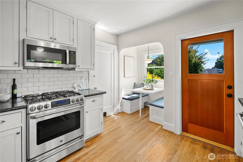 7506 23rd Avenue NW Seattle WA 98117