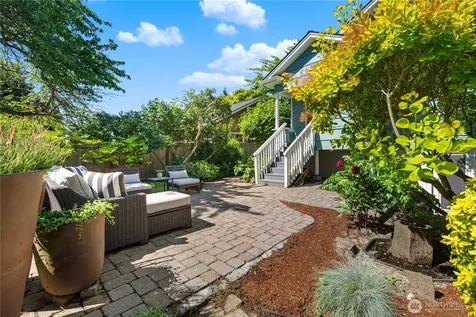 7506 23rd Avenue NW Seattle WA 98117