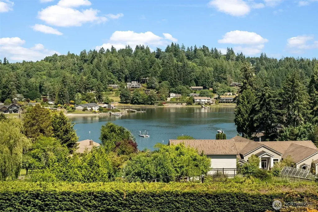 5518 35th Street NW Gig Harbor WA 98335