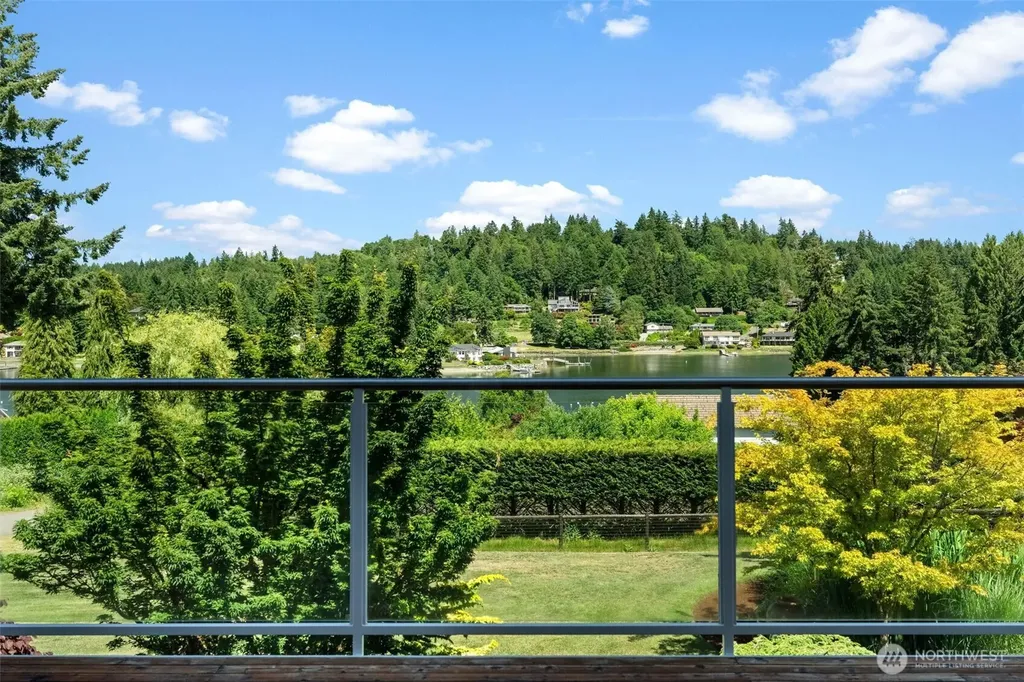 5518 35th Street NW Gig Harbor WA 98335