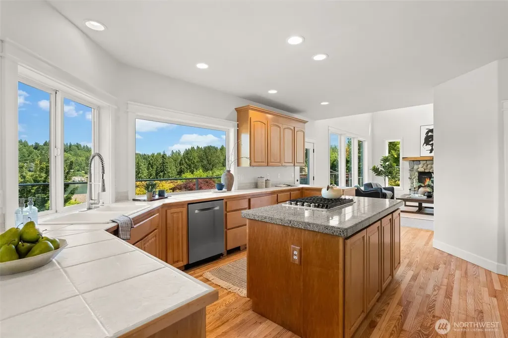 5518 35th Street NW Gig Harbor WA 98335