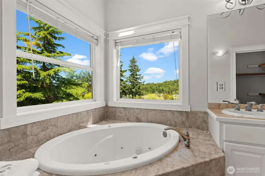 5518 35th Street NW Gig Harbor WA 98335