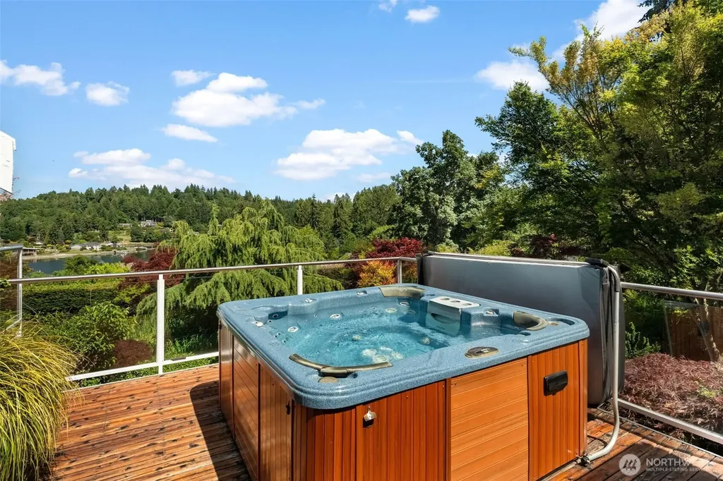 5518 35th Street NW Gig Harbor WA 98335