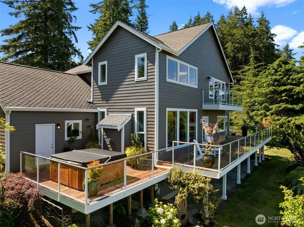 5518 35th Street NW Gig Harbor WA 98335