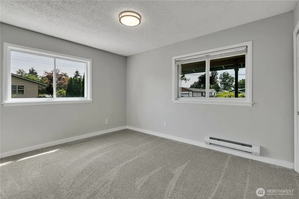 137 Wayne Avenue Pacific WA 98047