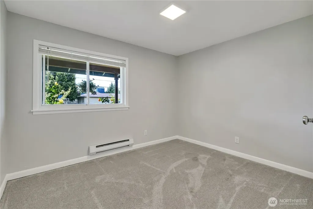 137 Wayne Avenue Pacific WA 98047