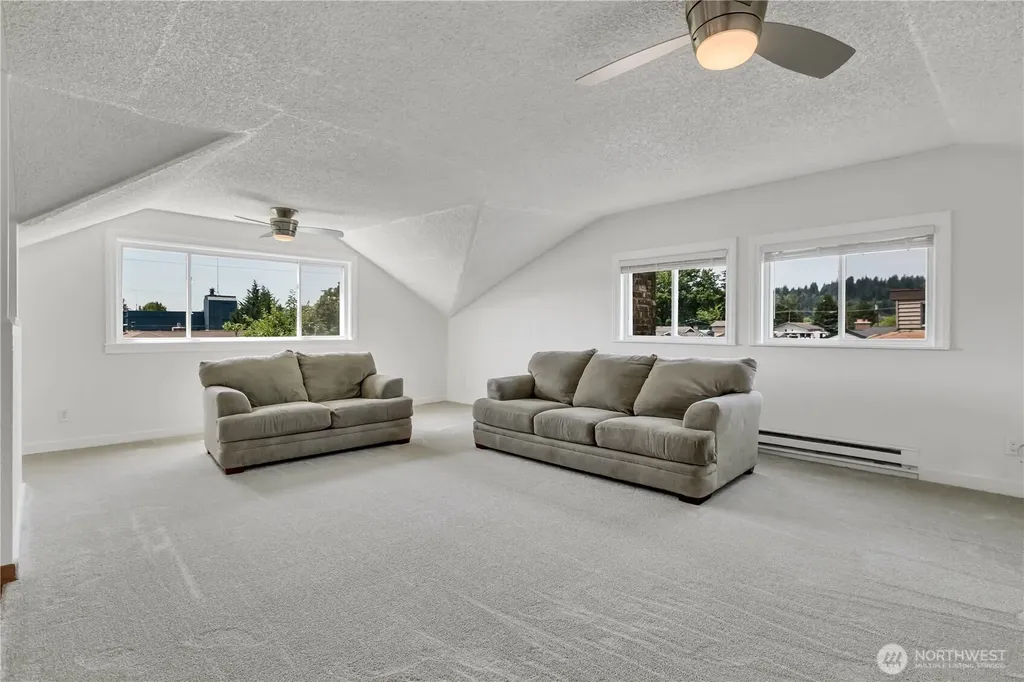 137 Wayne Avenue Pacific WA 98047
