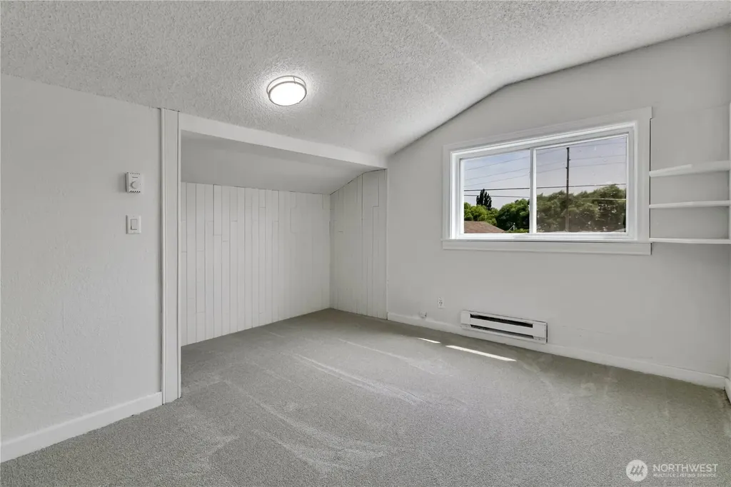 137 Wayne Avenue Pacific WA 98047