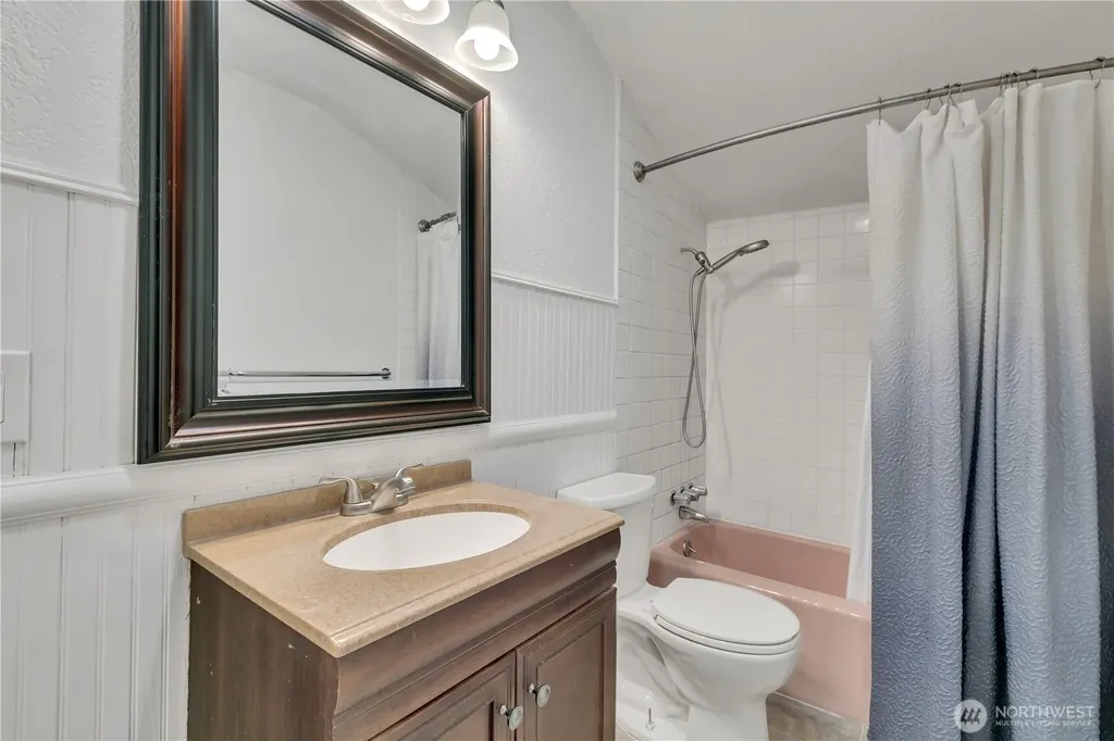 137 Wayne Avenue Pacific WA 98047