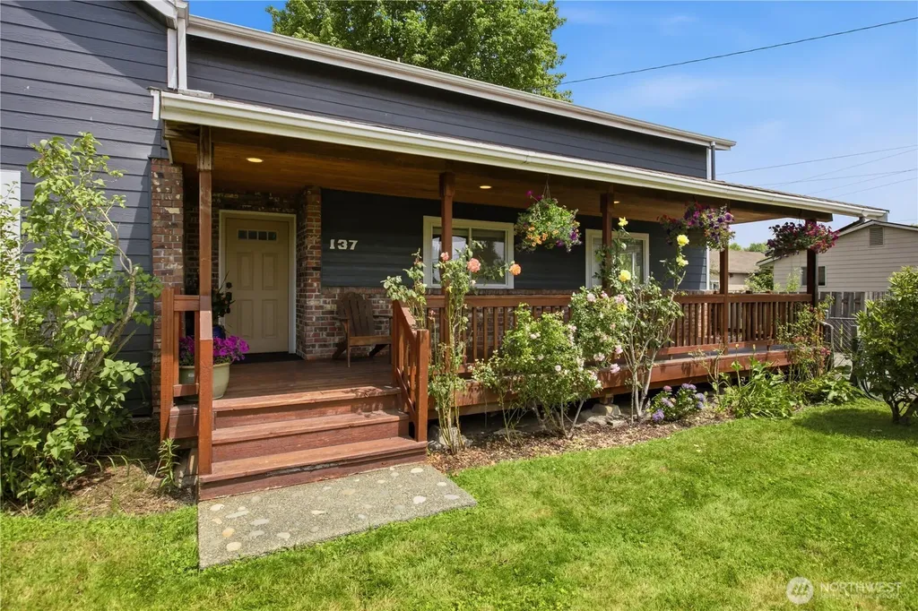 137 Wayne Avenue Pacific WA 98047