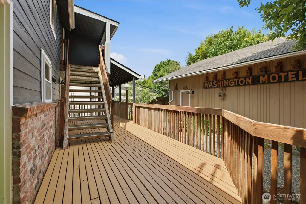 137 Wayne Avenue Pacific WA 98047