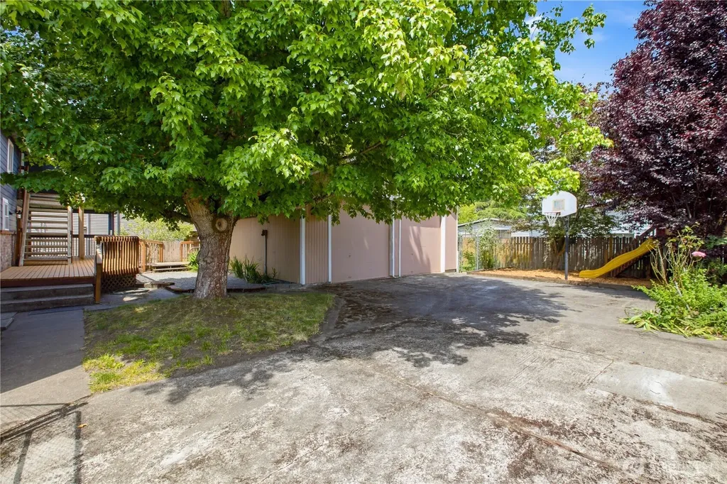 137 Wayne Avenue Pacific WA 98047