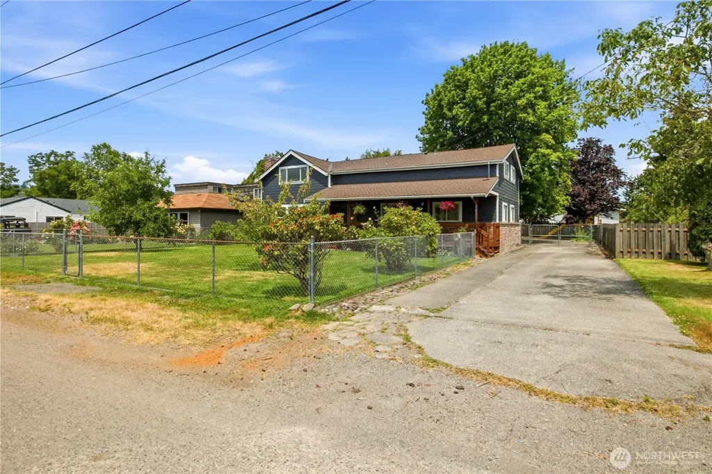 137 Wayne Avenue Pacific WA 98047
