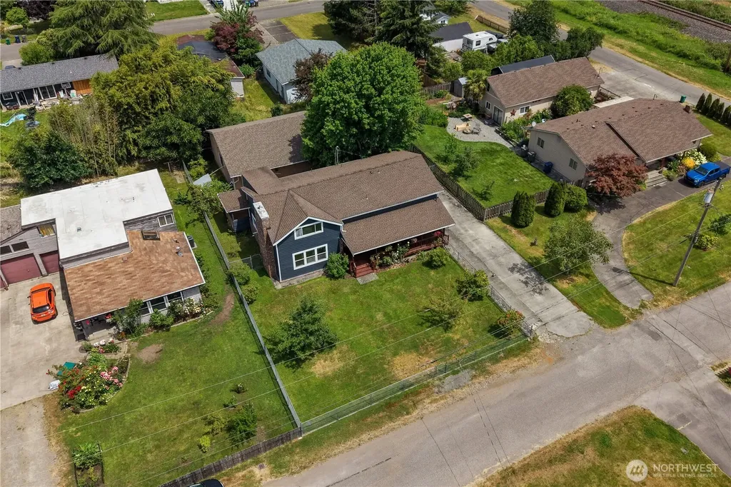 137 Wayne Avenue Pacific WA 98047