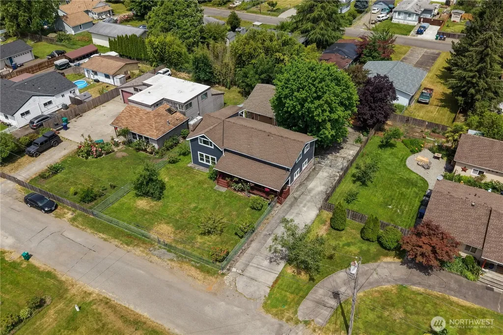 137 Wayne Avenue Pacific WA 98047