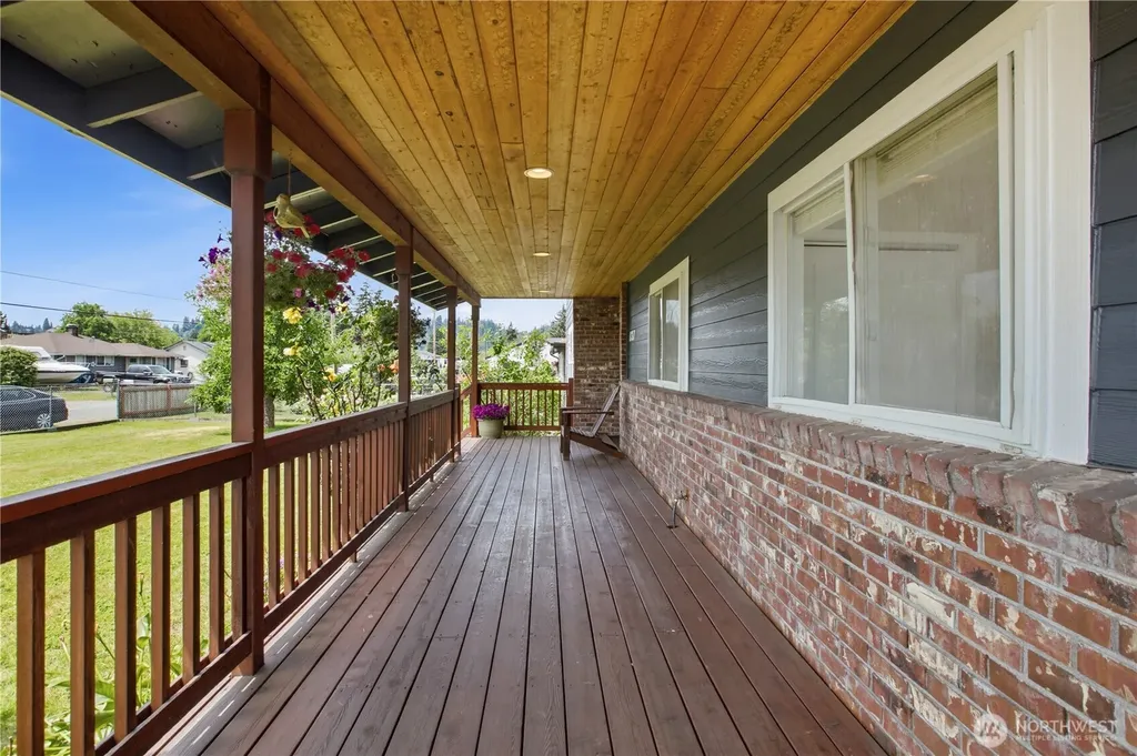 137 Wayne Avenue Pacific WA 98047