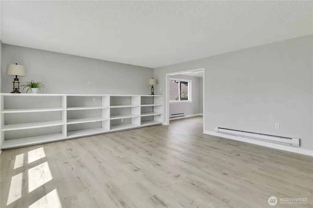 137 Wayne Avenue Pacific WA 98047