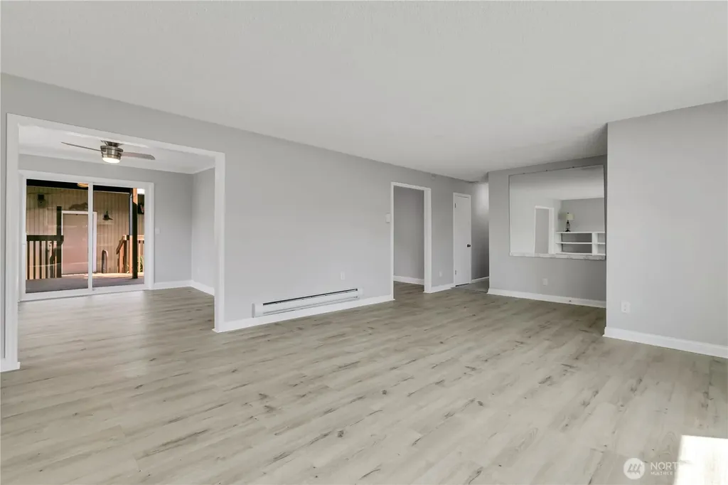137 Wayne Avenue Pacific WA 98047