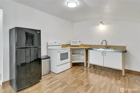 137 Wayne Avenue Pacific WA 98047