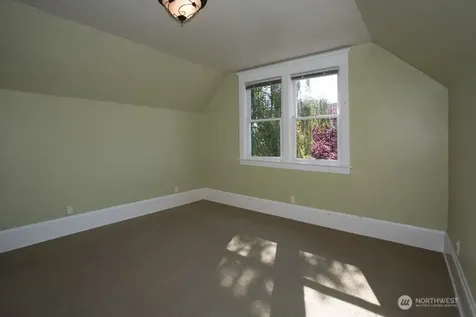 1618 E Mercer Street Seattle WA 98112