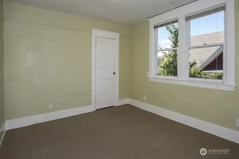 1618 E Mercer Street Seattle WA 98112