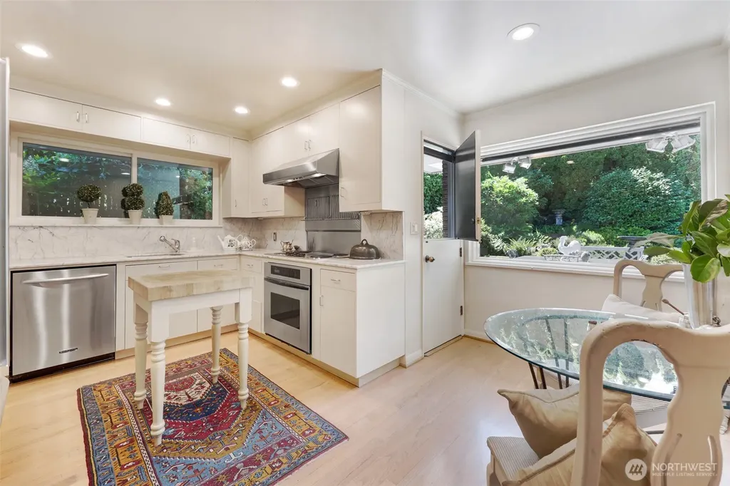 1871 40th Avenue E Seattle WA 98112