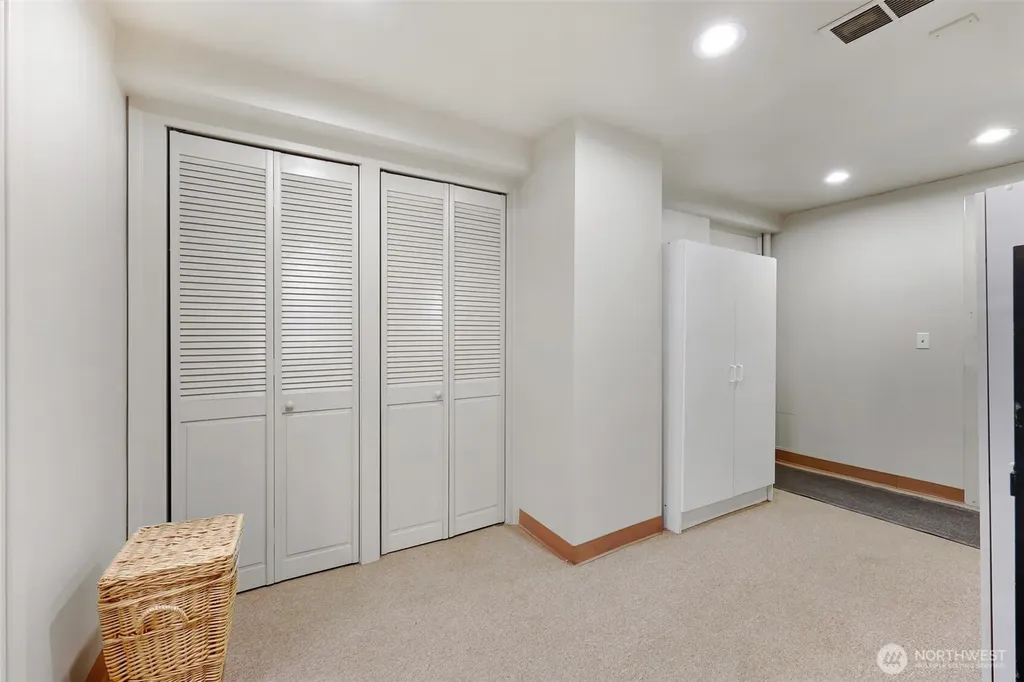 1871 40th Avenue E Seattle WA 98112