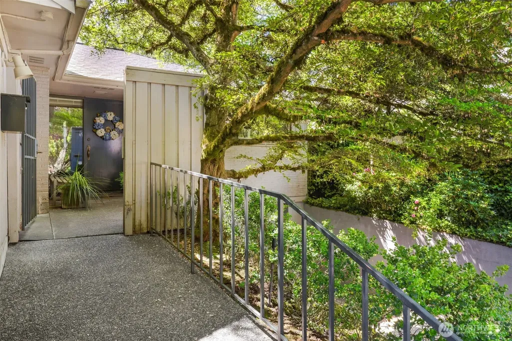 1871 40th Avenue E Seattle WA 98112