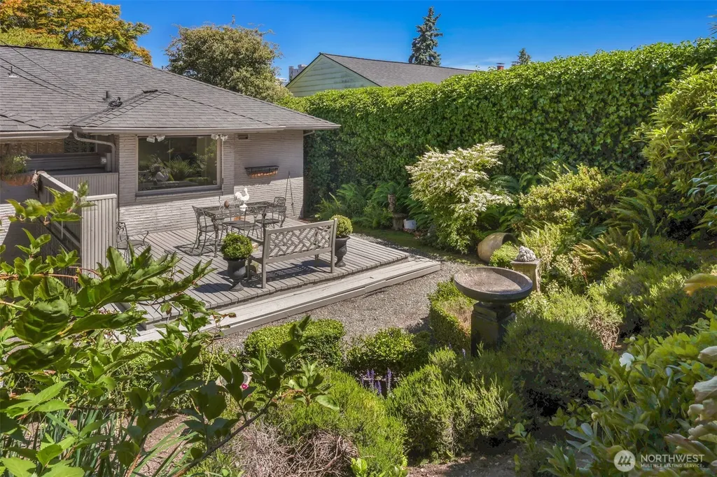 1871 40th Avenue E Seattle WA 98112